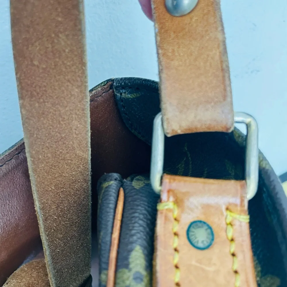 Louis Vuitton Brown Monogram Canvas Shoulder Bag with Tan Leather Trim - Picture 13 of 13